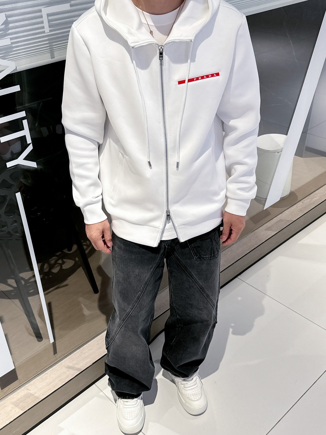 普拉达 2025秋冬最新爆款连帽外套 面料精选高支高密双股空气层长绒棉 手感超级舒服 logo精选全进口