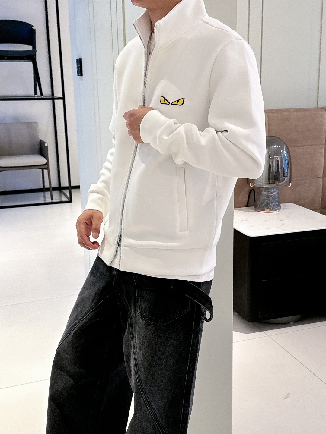 芬迪 2025秋冬最新爆款立领外套 面料精选高支高密双股空气层长绒棉 手感超级舒服 logo精选全进口环