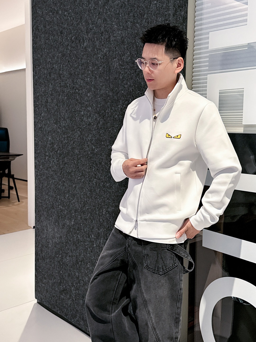 芬迪 2025秋冬最新爆款立领外套 面料精选高支高密双股空气层长绒棉 手感超级舒服 logo精选全进口环