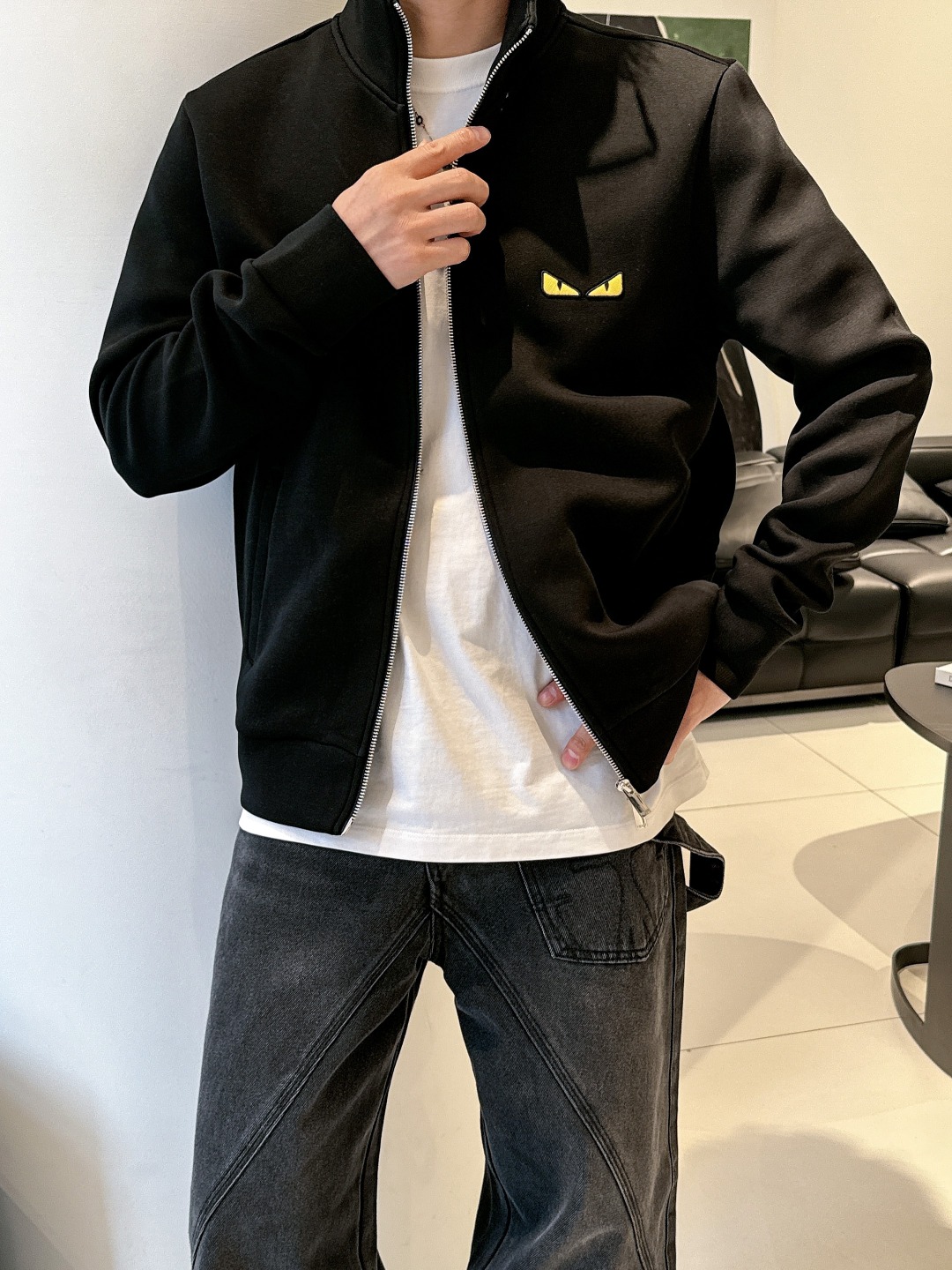 芬迪 2025秋冬最新爆款立领外套 面料精选高支高密双股空气层长绒棉 手感超级舒服 logo精选全进口环