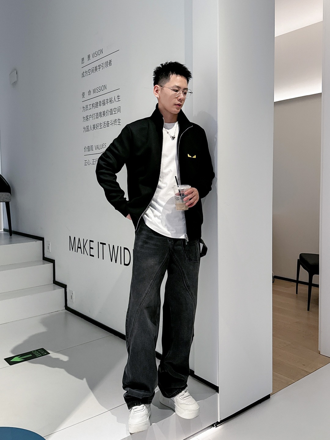 芬迪 2025秋冬最新爆款立领外套 面料精选高支高密双股空气层长绒棉 手感超级舒服 logo精选全进口环