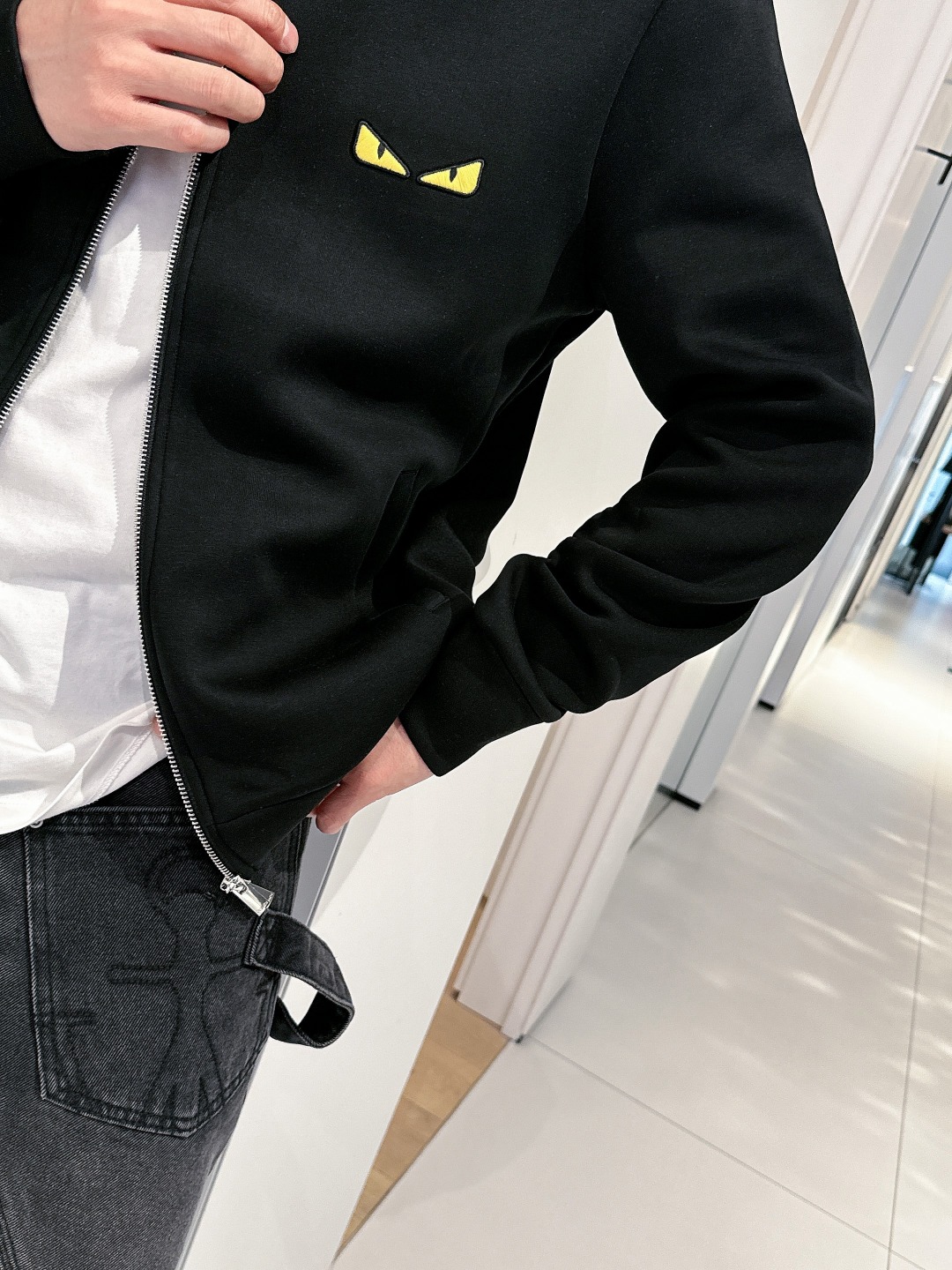 芬迪 2025秋冬最新爆款立领外套 面料精选高支高密双股空气层长绒棉 手感超级舒服 logo精选全进口环