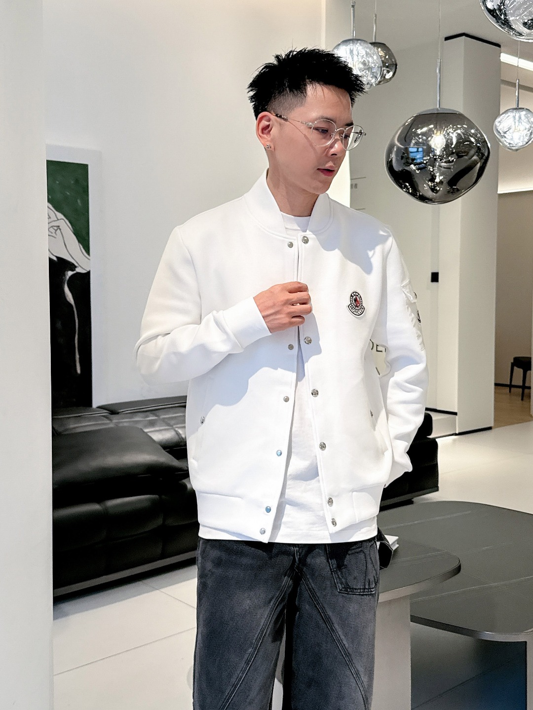 NO:566745,Mengkou's latest popular stand-collar jacket in autumn and winter. The fabric is selected from high-count and high-density double-ply air layer long-staple cotton. It feels super comfortable. The logo is selected from all imported environmentally friendly materials. Super beautiful M-3XL,,Moncler,jackets & coats,alexander wang19860909蒙口 秋冬最新爆款立领外套 面料精选高支高密双股空气层长绒棉 手感超级舒服 logo精选全进口环保材质 超级漂亮M-3XL,,Moncler,jackets & coats,alexander wang,Men's clothing