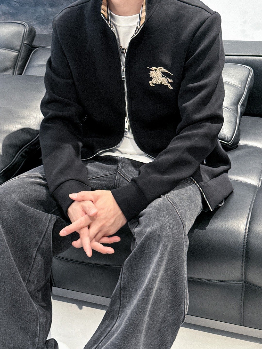 巴宝莉 2025秋冬最新爆款立领外套 面料精选高支高密双股空气层长绒棉 手感超级舒服 logo精选全进口