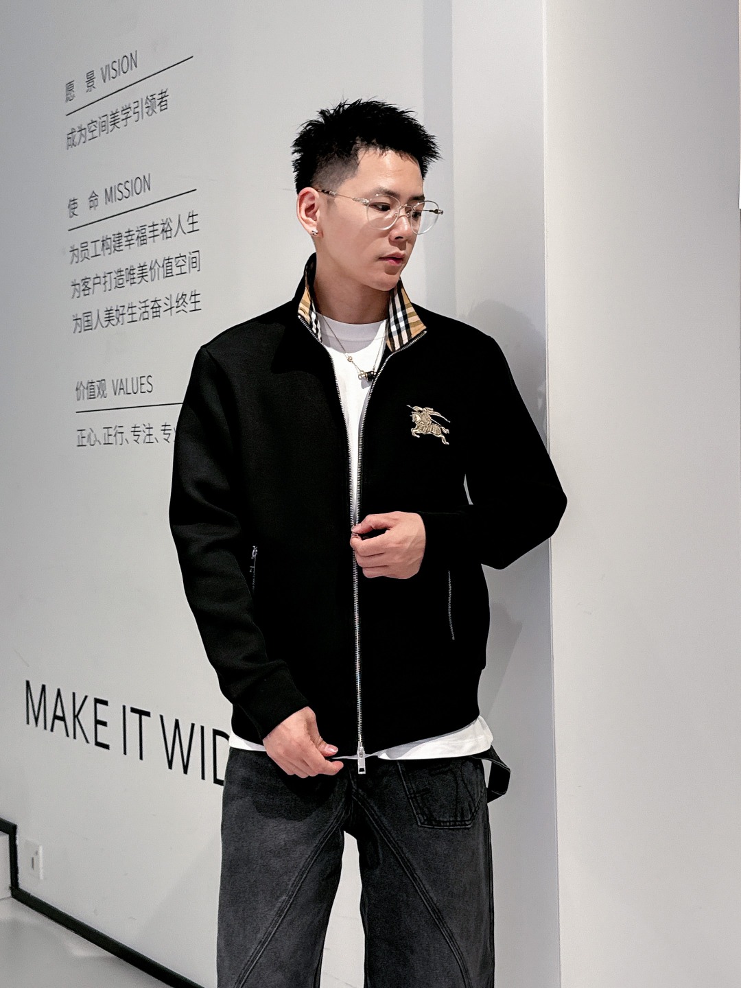 巴宝莉 2025秋冬最新爆款立领外套 面料精选高支高密双股空气层长绒棉 手感超级舒服 logo精选全进口