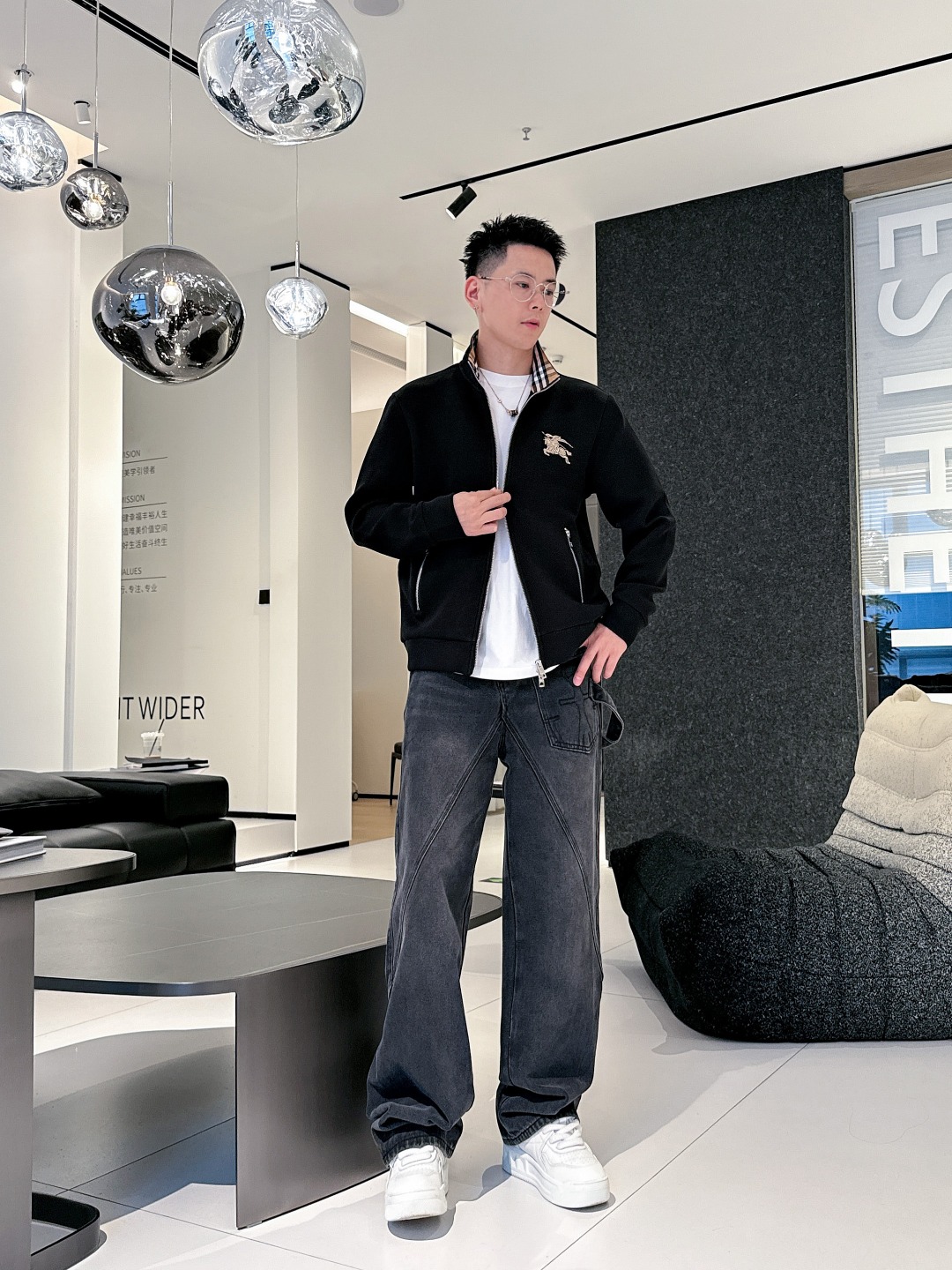 巴宝莉 2025秋冬最新爆款立领外套 面料精选高支高密双股空气层长绒棉 手感超级舒服 logo精选全进口