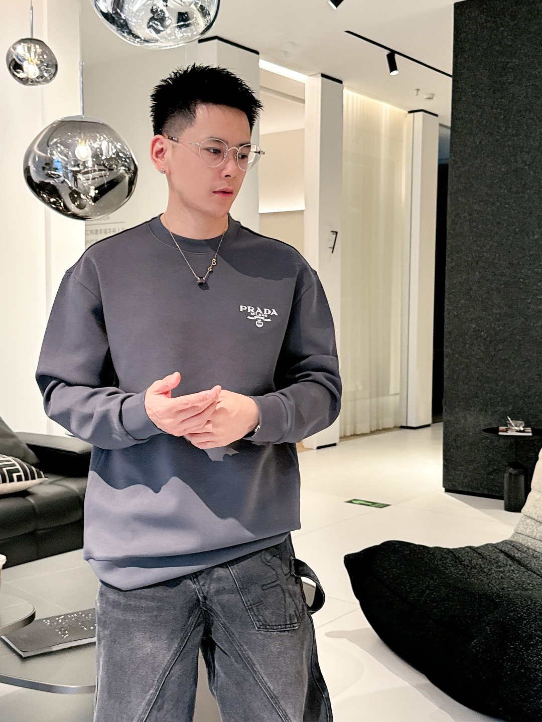 NO:503697,Prada's latest 2025 space cotton sweatshirt, exclusively available!  Original reproduction, exclusive design, super craftsmanship!  Extremely luxurious!  Excellent style!  Size S-XL, prada, hoodie, sweatshirts, alexander wang19860909普拉达 2025最新款太空棉卫衣,独家发售！原版复刻,独家设计,超强工艺！极其奢华！版型超赞！ 尺码 S-XL,,prada,hoodie,sweatshirts,alexander wang,Men's clothing