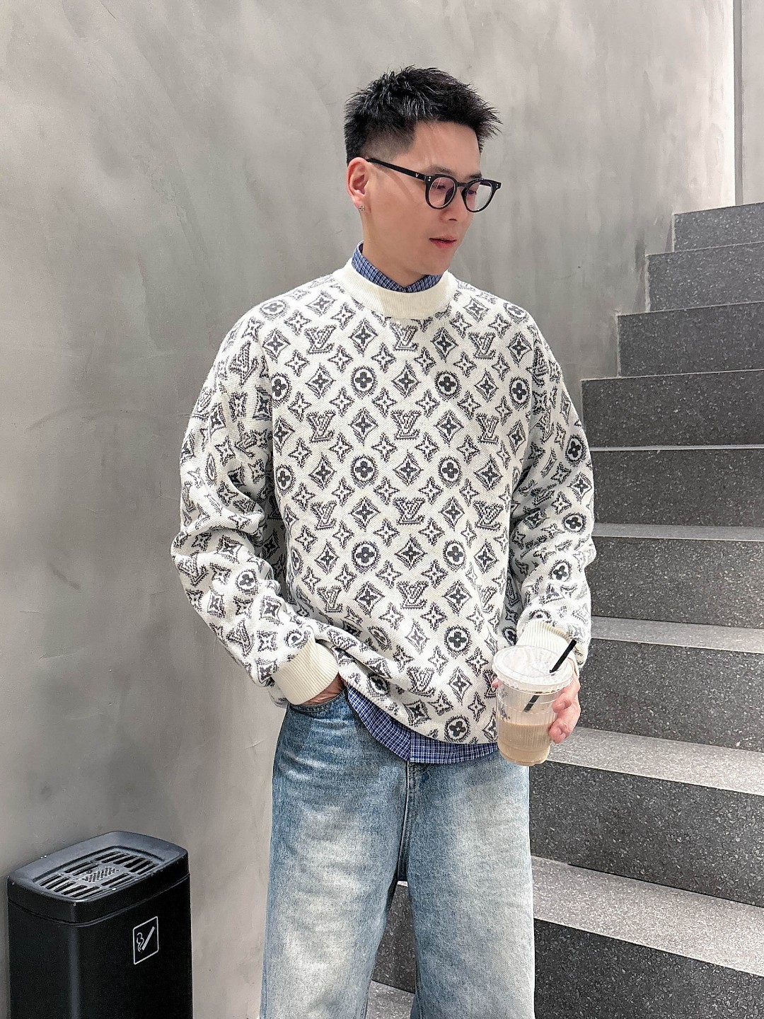 NO:520936,LV sweater latest autumn and winter series, 1:1 top replica of the counter, full quality!  A must-have item for trendy people!  Old Tie who knows the goods quickly starts, fabric cashmere 10 wool 60 spandex 30 size M~3XL, louis vuitton, sweaters, alexander wang19860909LV 毛衣 秋冬最新系列,专柜1:1顶级复刻,全品相！潮人必备单品！懂货的老铁赶紧下手,面料羊绒10羊毛60氨纶30 尺码M~3XL,,louis vuitton,sweaters,alexander wang,Men's clothing