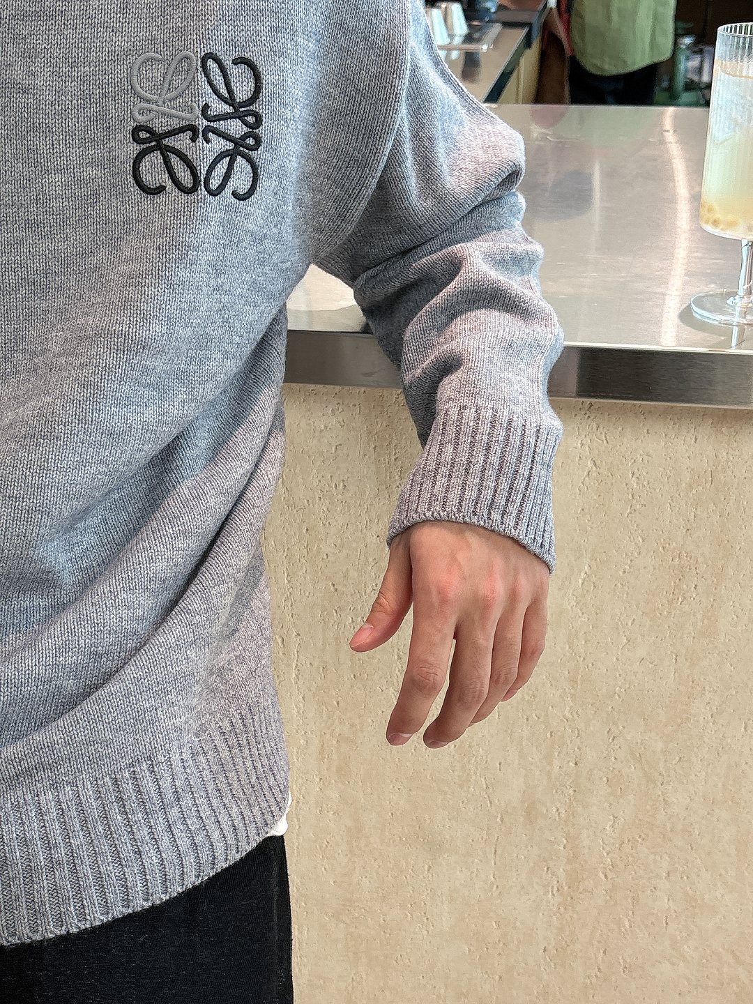 罗意威 毛衣 2025秋冬最新系列，专柜1:1顶级复刻，全品相！加厚款，潮人必备单品！懂货的老铁赶紧下手