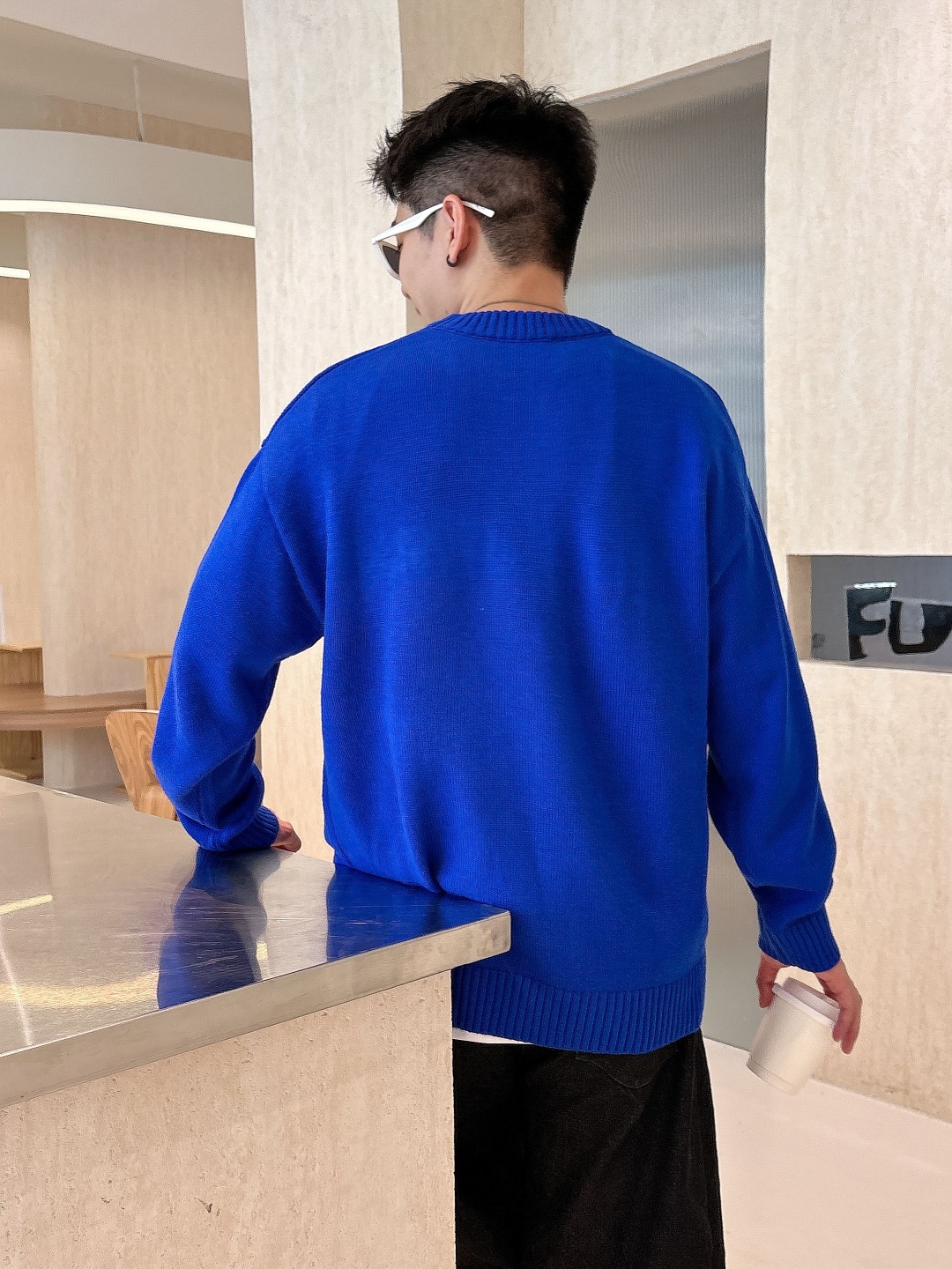 罗意威 毛衣 2025秋冬最新系列，专柜1:1顶级复刻，全品相！加厚款，潮人必备单品！懂货的老铁赶紧下手