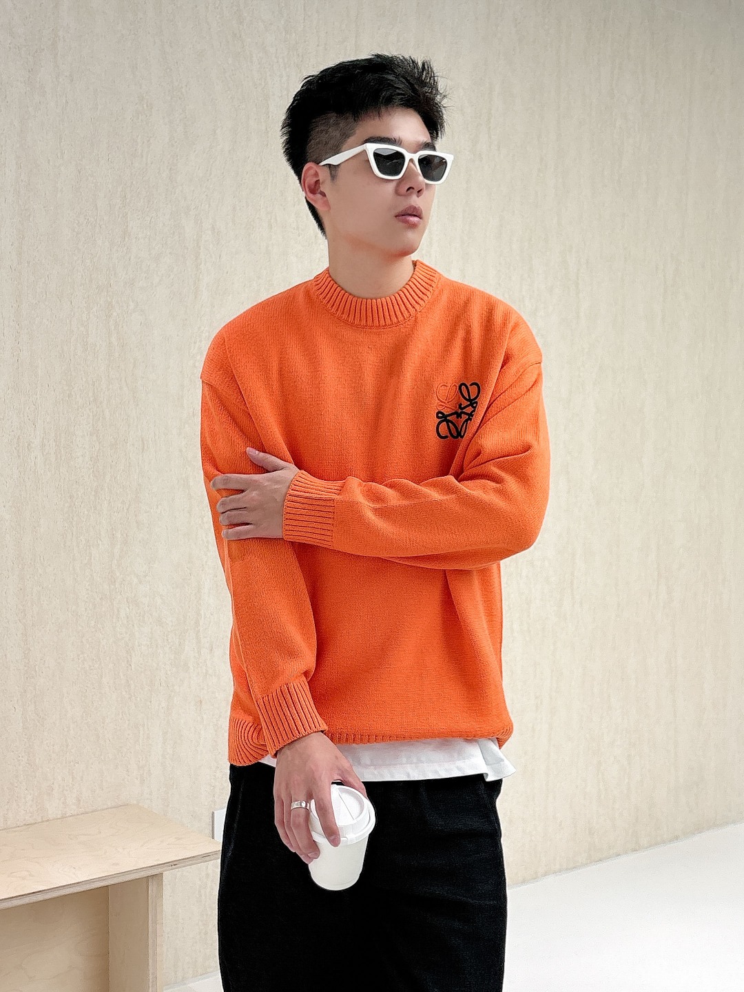 NO:565023,Luo Yiwei sweater 2025 autumn and winter latest series, 1:1 top replica at the counter, all in good condition!  Thick style, a must-have item for fashionistas!  Old irons who know the stuff, hurry up and start, the fabric is cashmere 10 wool 60 spandex 30 sizes M~3XL, loewe, sweaters, alexander wang19860909罗意威 毛衣 2025秋冬最新系列,专柜1:1顶级复刻,全品相！加厚款,潮人必备单品！懂货的老铁赶紧下手,面料羊绒10羊毛60氨纶30 尺码M~3XL,,loewe,sweaters,alexander wang,Men's clothing