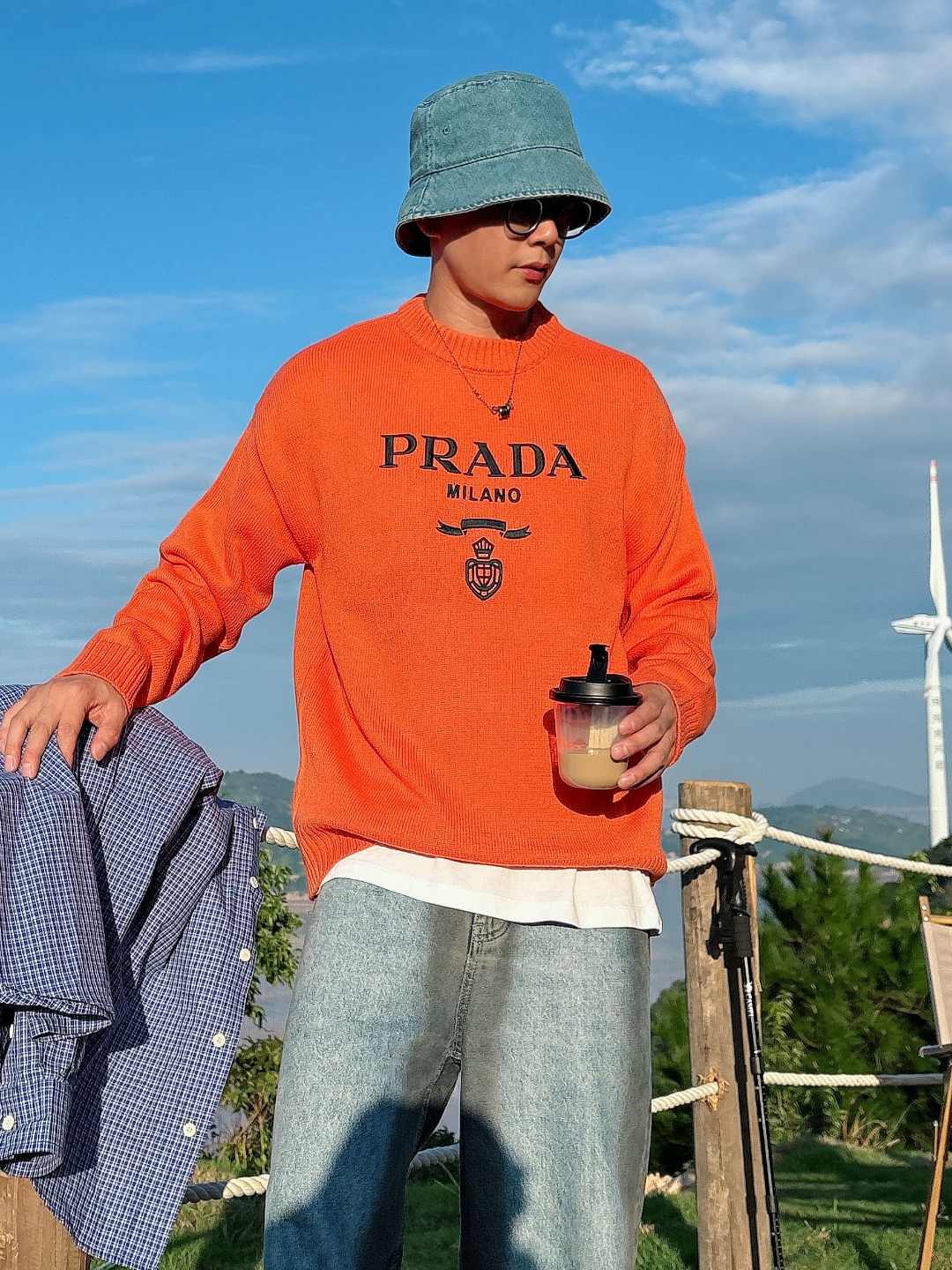 NO:565052,Prada sweaters 2025 autumn and winter latest series, 1:1 top replica at the counter, all in good condition!  Thick style, a must-have item for fashionistas!  Those who know the goods should hurry up and start. Fabric: cashmere 10, wool 60, spandex 30, size M~3XL, prada, sweaters, alexander wang19860909普拉达 毛衣 2025秋冬最新系列,专柜1:1顶级复刻,全品相！加厚款,潮人必备单品！懂货的老铁赶紧下手,面料羊绒10羊毛60氨纶30 尺码M~3XL,,prada,sweaters,alexander wang,Men's clothing