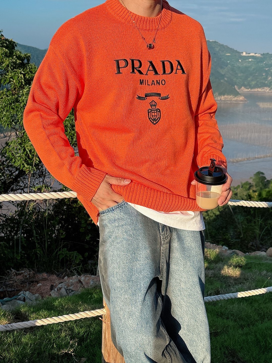 普拉达 毛衣 2025秋冬最新系列，专柜1:1顶级复刻，全品相！加厚款，潮人必备单品！懂货的老铁赶紧下手
