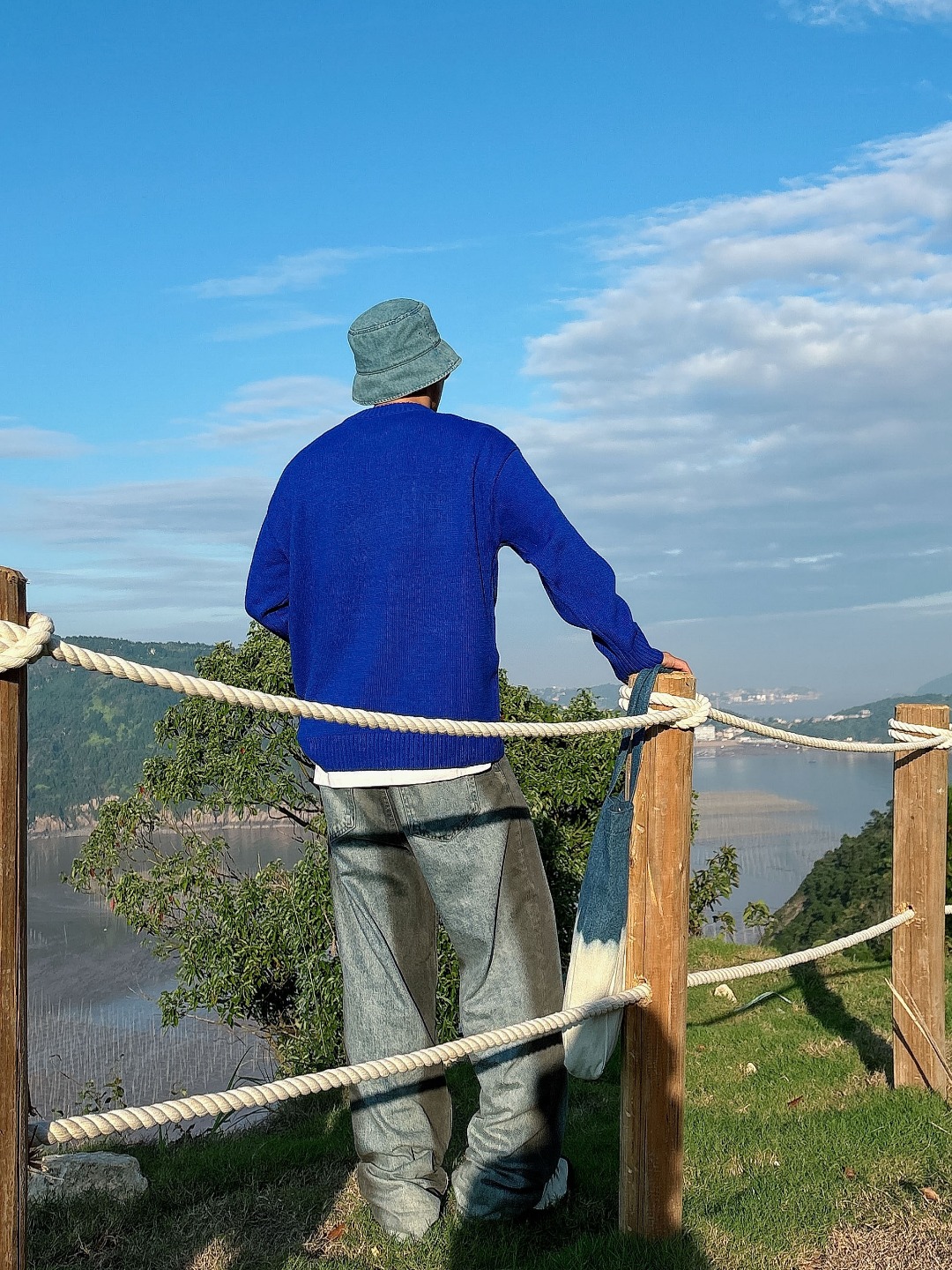 普拉达 毛衣 2025秋冬最新系列，专柜1:1顶级复刻，全品相！加厚款，潮人必备单品！懂货的老铁赶紧下手