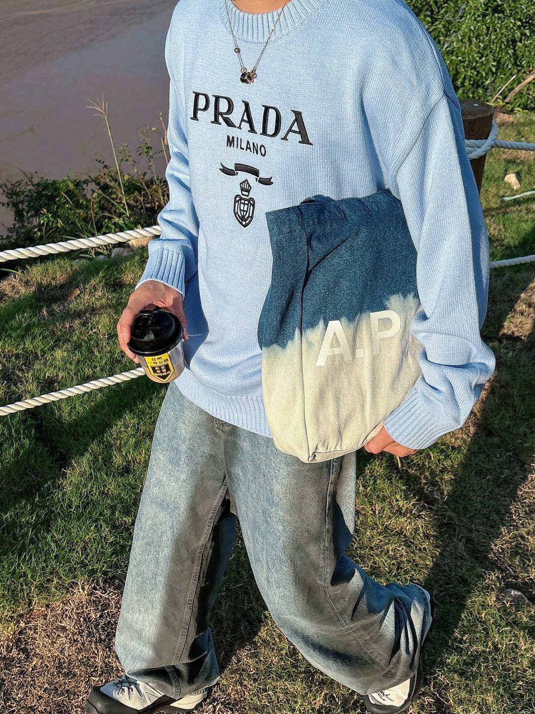 普拉达 毛衣 2025秋冬最新系列，专柜1:1顶级复刻，全品相！加厚款，潮人必备单品！懂货的老铁赶紧下手