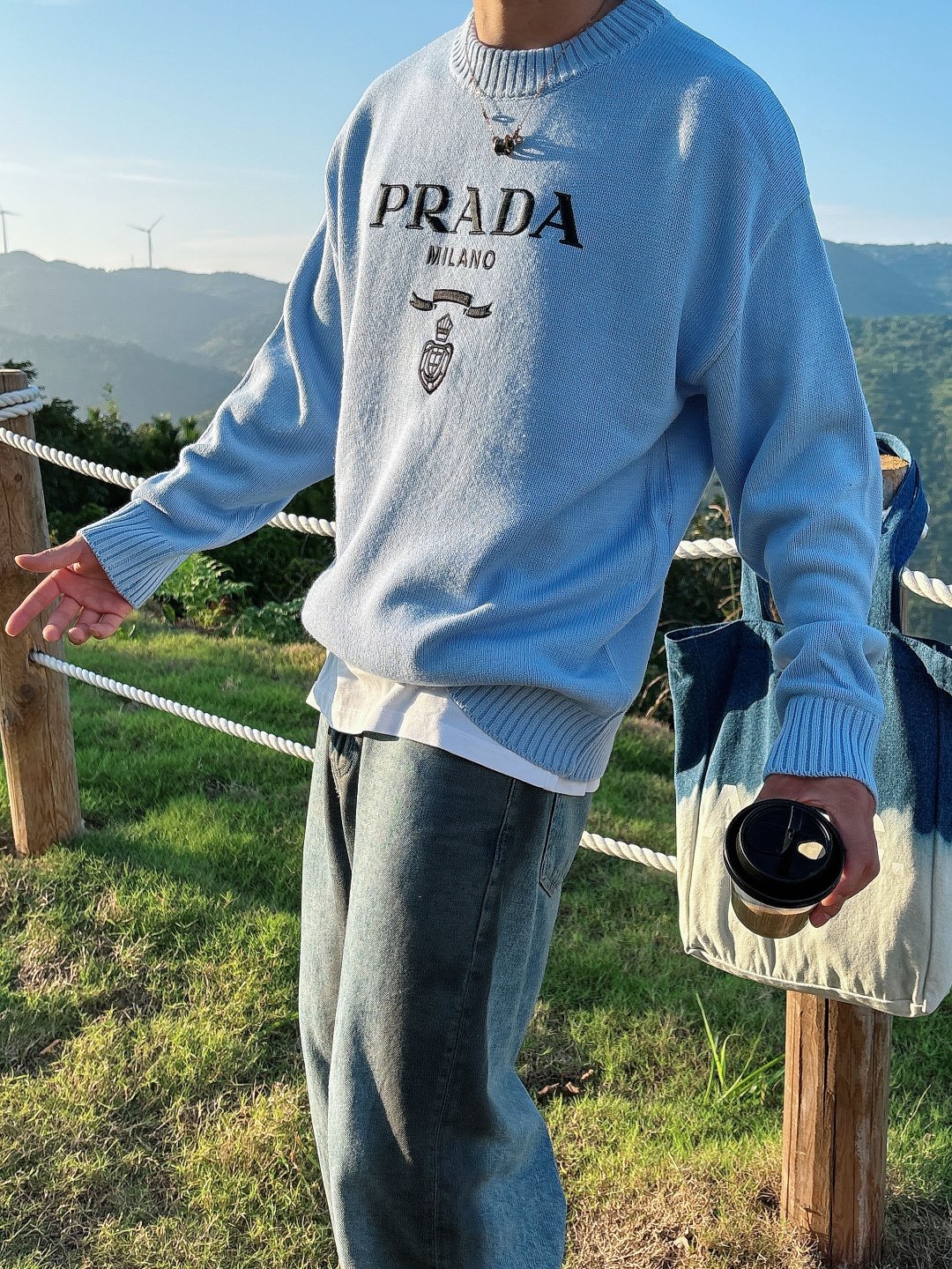 普拉达 毛衣 2025秋冬最新系列，专柜1:1顶级复刻，全品相！加厚款，潮人必备单品！懂货的老铁赶紧下手