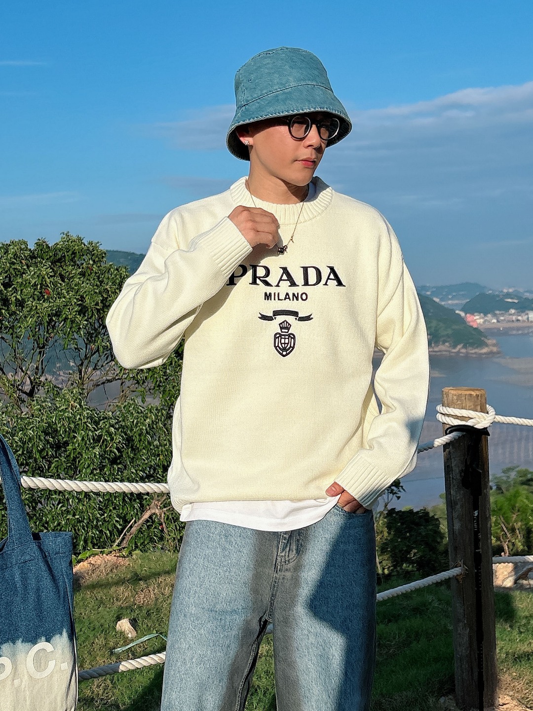 普拉达 毛衣 2025秋冬最新系列，专柜1:1顶级复刻，全品相！加厚款，潮人必备单品！懂货的老铁赶紧下手