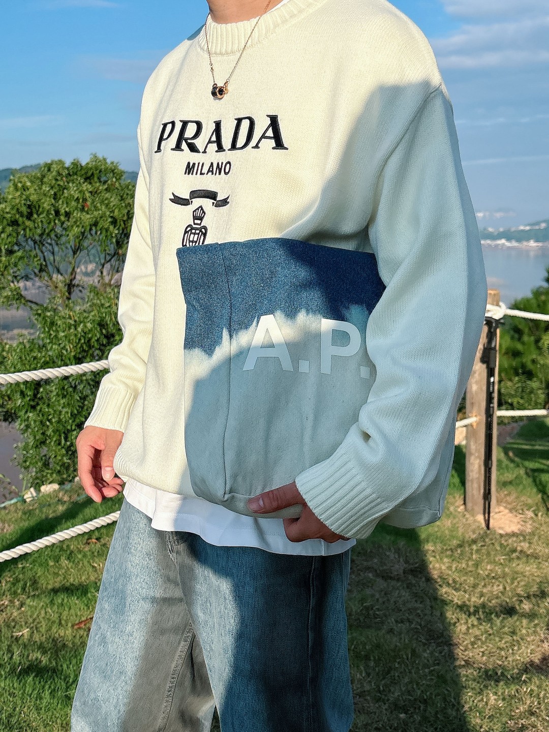 普拉达 毛衣 2025秋冬最新系列，专柜1:1顶级复刻，全品相！加厚款，潮人必备单品！懂货的老铁赶紧下手