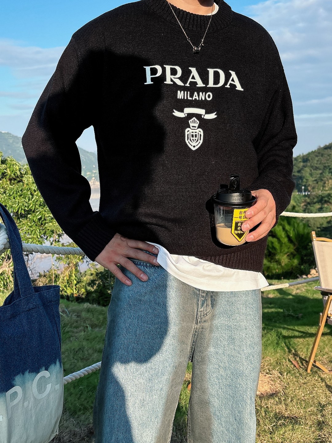 普拉达 毛衣 2025秋冬最新系列，专柜1:1顶级复刻，全品相！加厚款，潮人必备单品！懂货的老铁赶紧下手