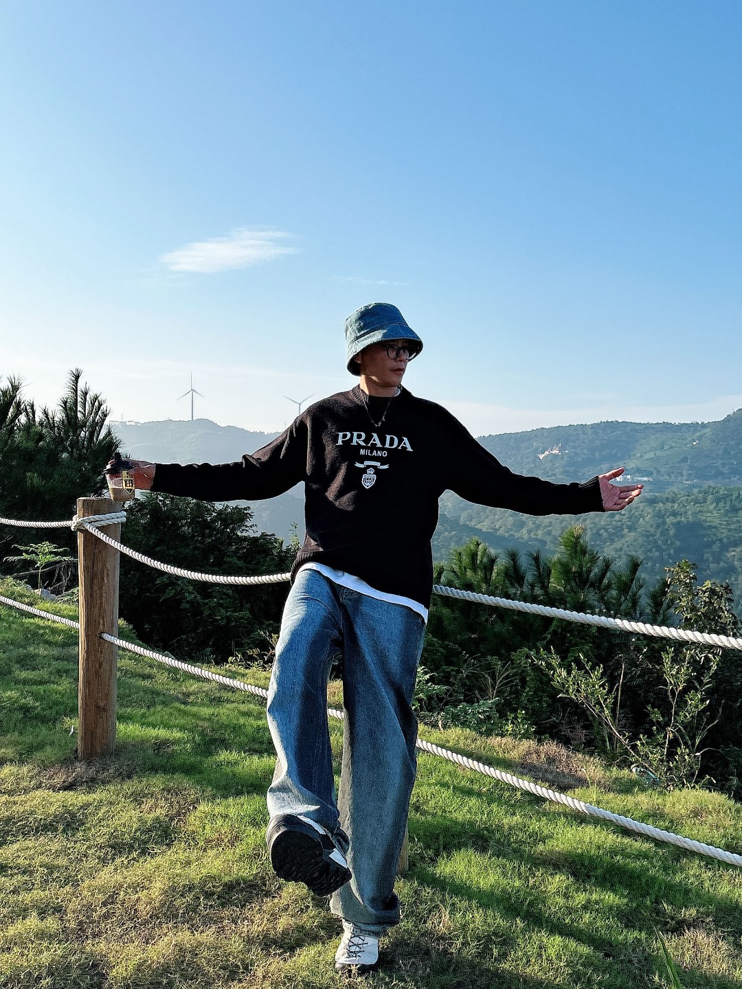 普拉达 毛衣 2025秋冬最新系列，专柜1:1顶级复刻，全品相！加厚款，潮人必备单品！懂货的老铁赶紧下手