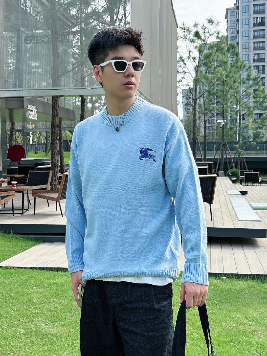 巴宝莉💥独家专供新品时尚休闲毛衣 进口原版科技面料，柔软舒适，上身舒适透气，亲肤不扎人，独特混搭设计风格