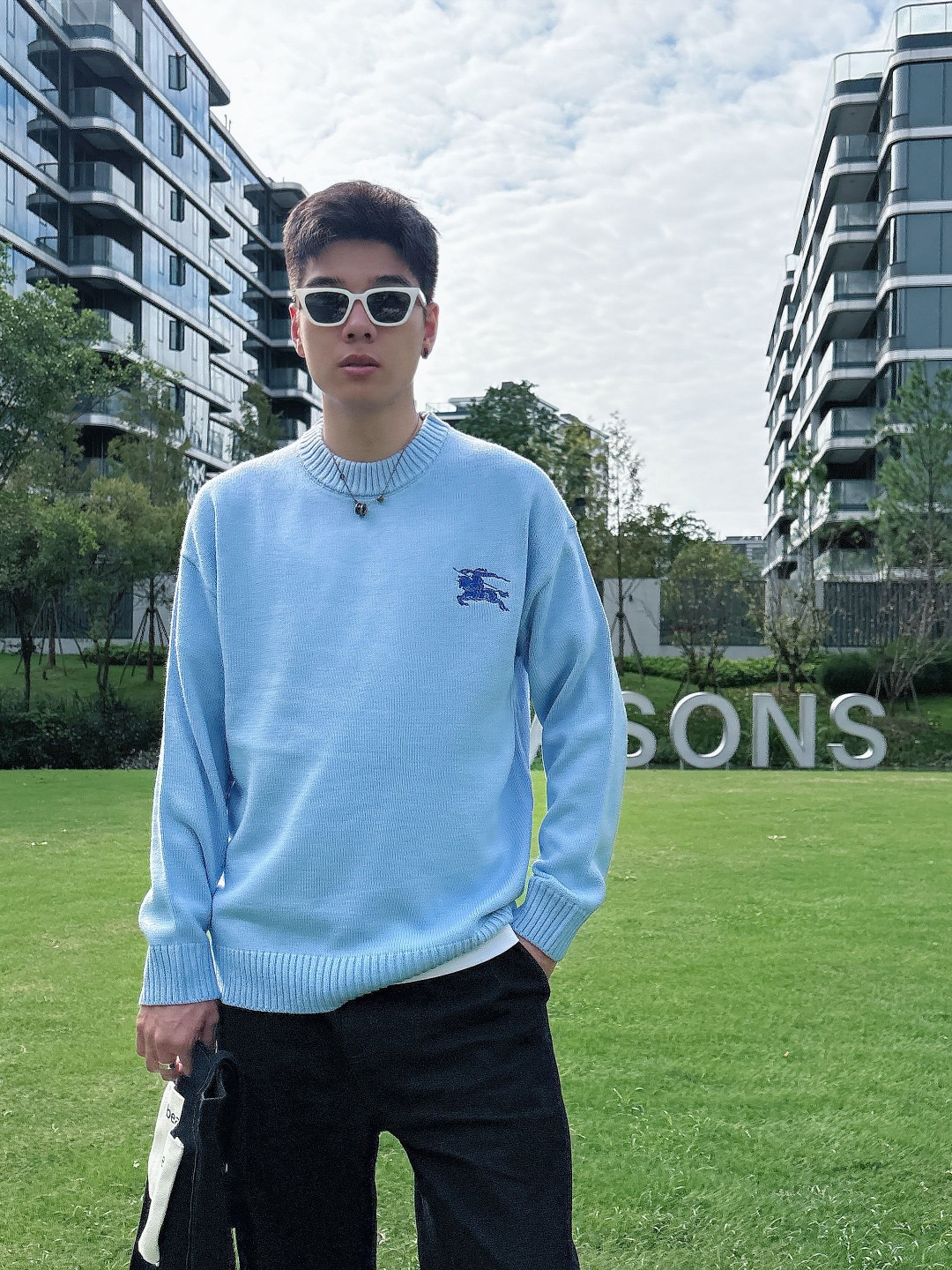 巴宝莉💥独家专供新品时尚休闲毛衣 进口原版科技面料，柔软舒适，上身舒适透气，亲肤不扎人，独特混搭设计风格