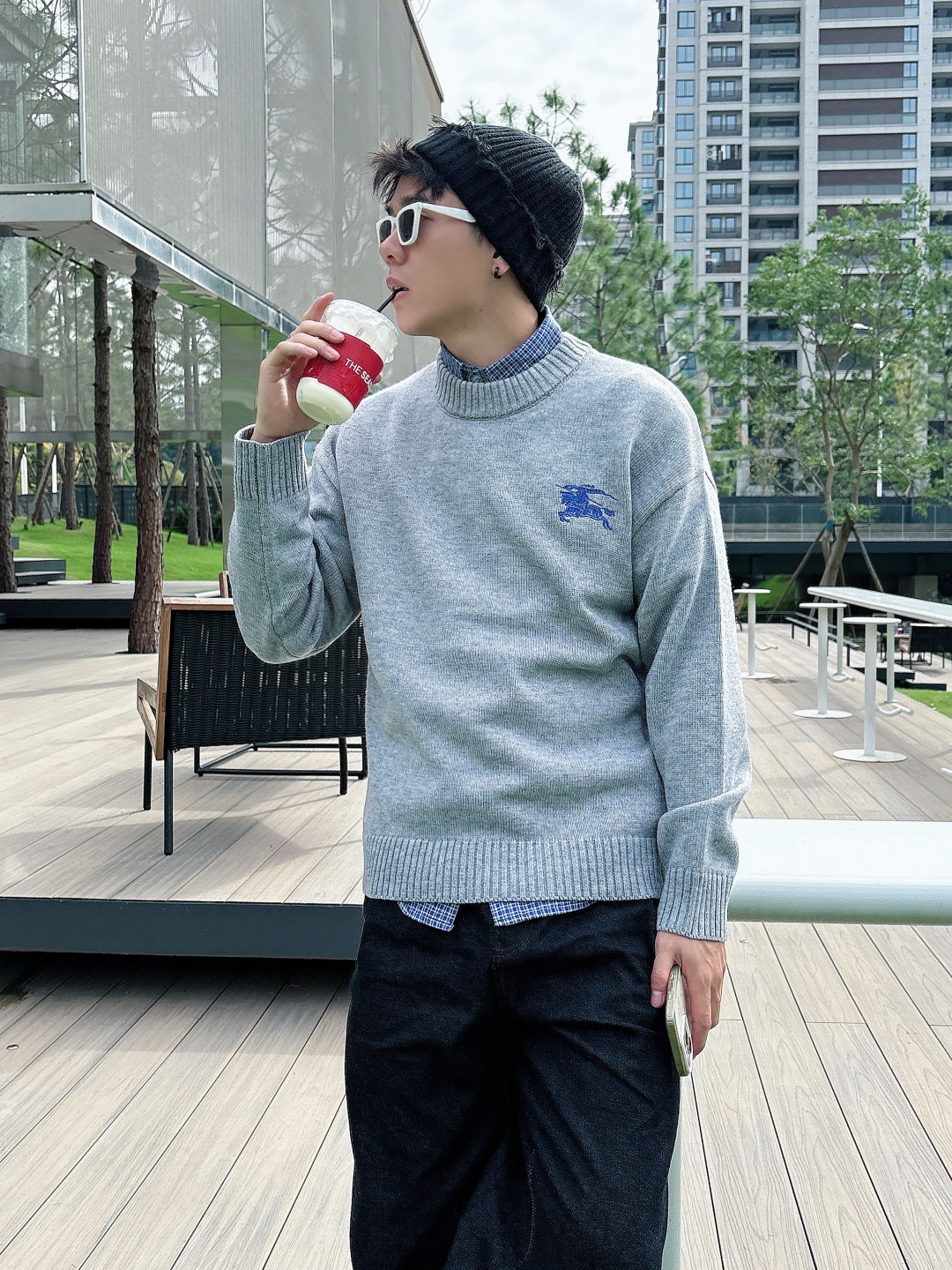 巴宝莉💥独家专供新品时尚休闲毛衣 进口原版科技面料，柔软舒适，上身舒适透气，亲肤不扎人，独特混搭设计风格