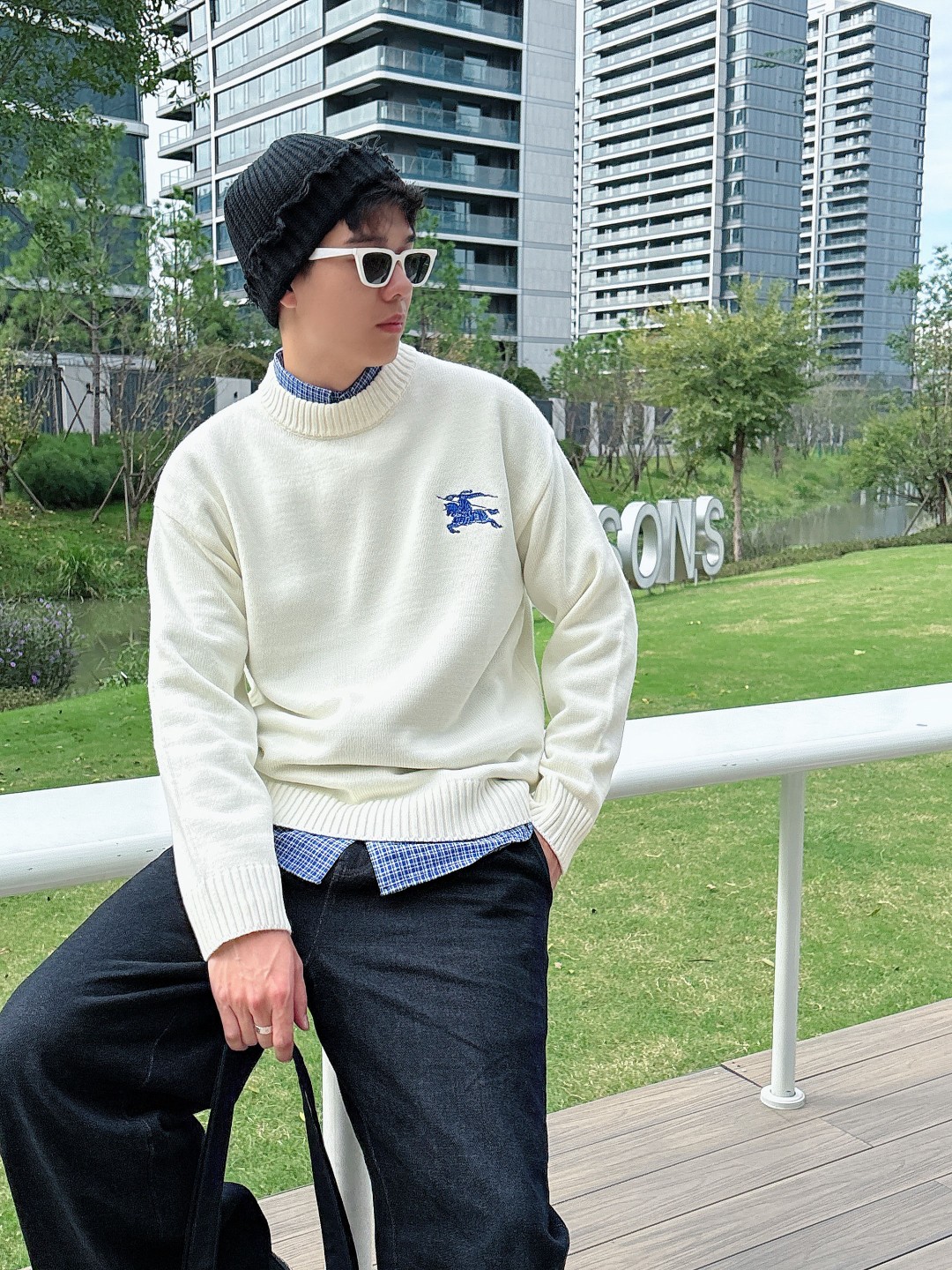 巴宝莉💥独家专供新品时尚休闲毛衣 进口原版科技面料，柔软舒适，上身舒适透气，亲肤不扎人，独特混搭设计风格