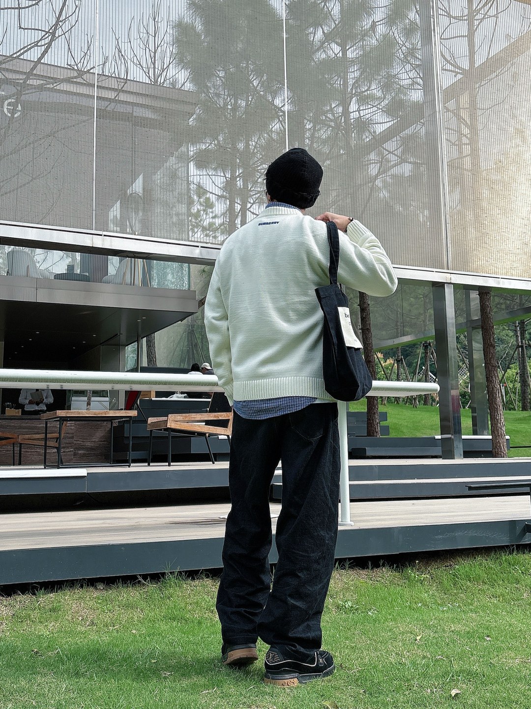 巴宝莉💥独家专供新品时尚休闲毛衣 进口原版科技面料，柔软舒适，上身舒适透气，亲肤不扎人，独特混搭设计风格