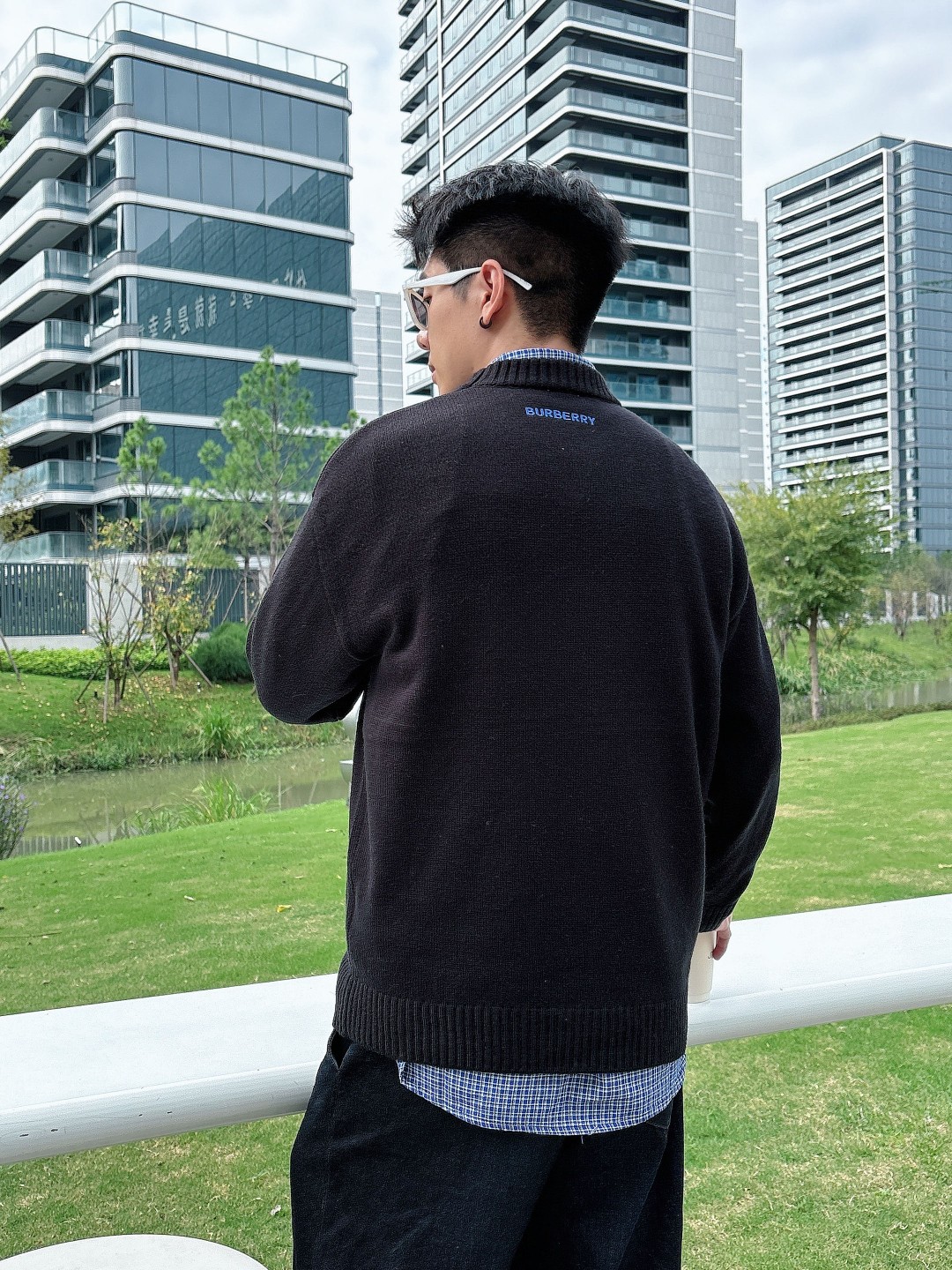 巴宝莉💥独家专供新品时尚休闲毛衣 进口原版科技面料，柔软舒适，上身舒适透气，亲肤不扎人，独特混搭设计风格