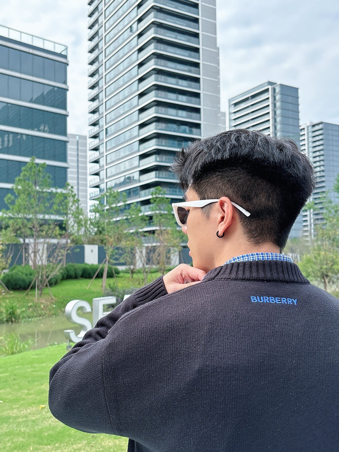 巴宝莉💥独家专供新品时尚休闲毛衣 进口原版科技面料，柔软舒适，上身舒适透气，亲肤不扎人，独特混搭设计风格