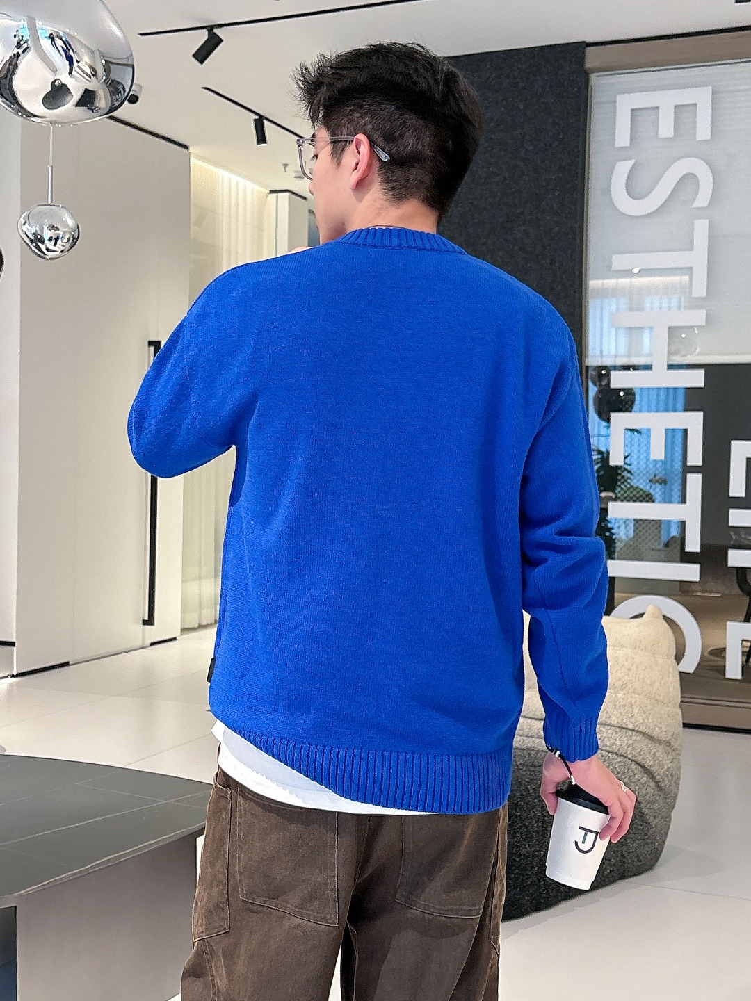 普拉达💥独家专供新品时尚休闲毛衣 进口原版科技面料，柔软舒适，上身舒适透气，亲肤不扎人，独特混搭设计风格