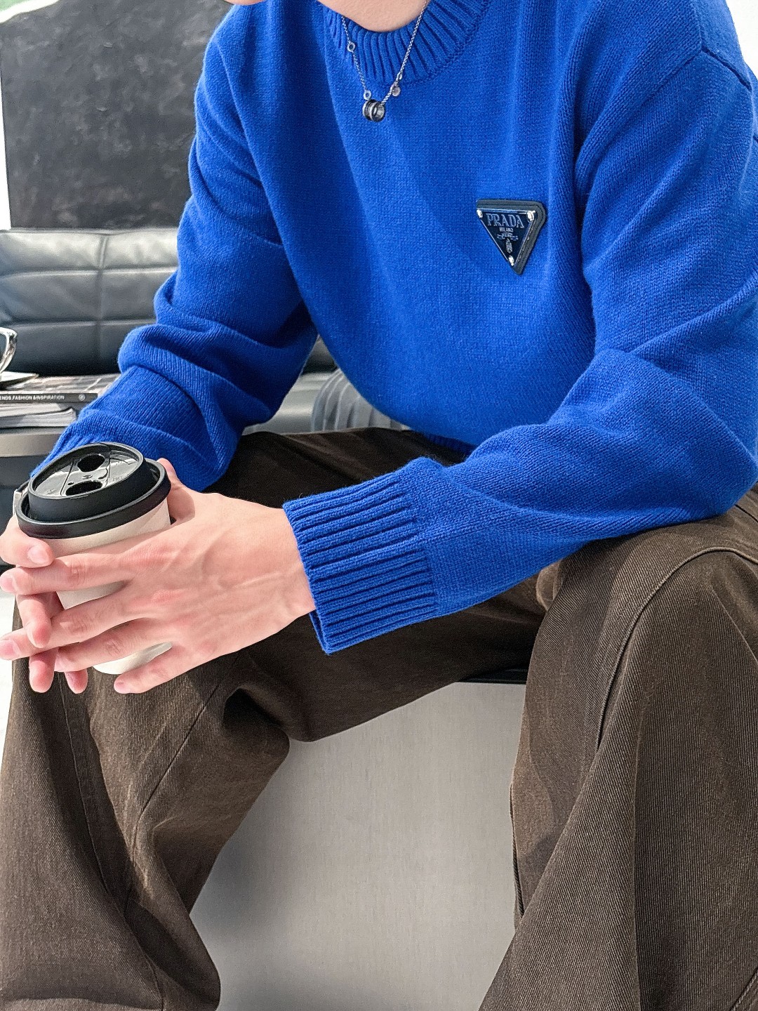 普拉达💥独家专供新品时尚休闲毛衣 进口原版科技面料，柔软舒适，上身舒适透气，亲肤不扎人，独特混搭设计风格