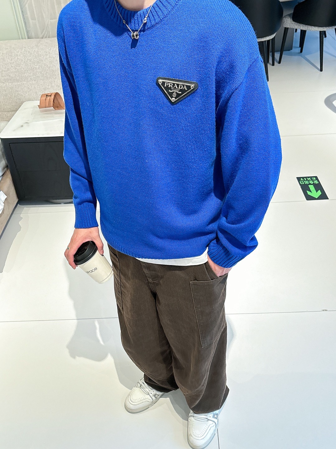 普拉达💥独家专供新品时尚休闲毛衣 进口原版科技面料，柔软舒适，上身舒适透气，亲肤不扎人，独特混搭设计风格