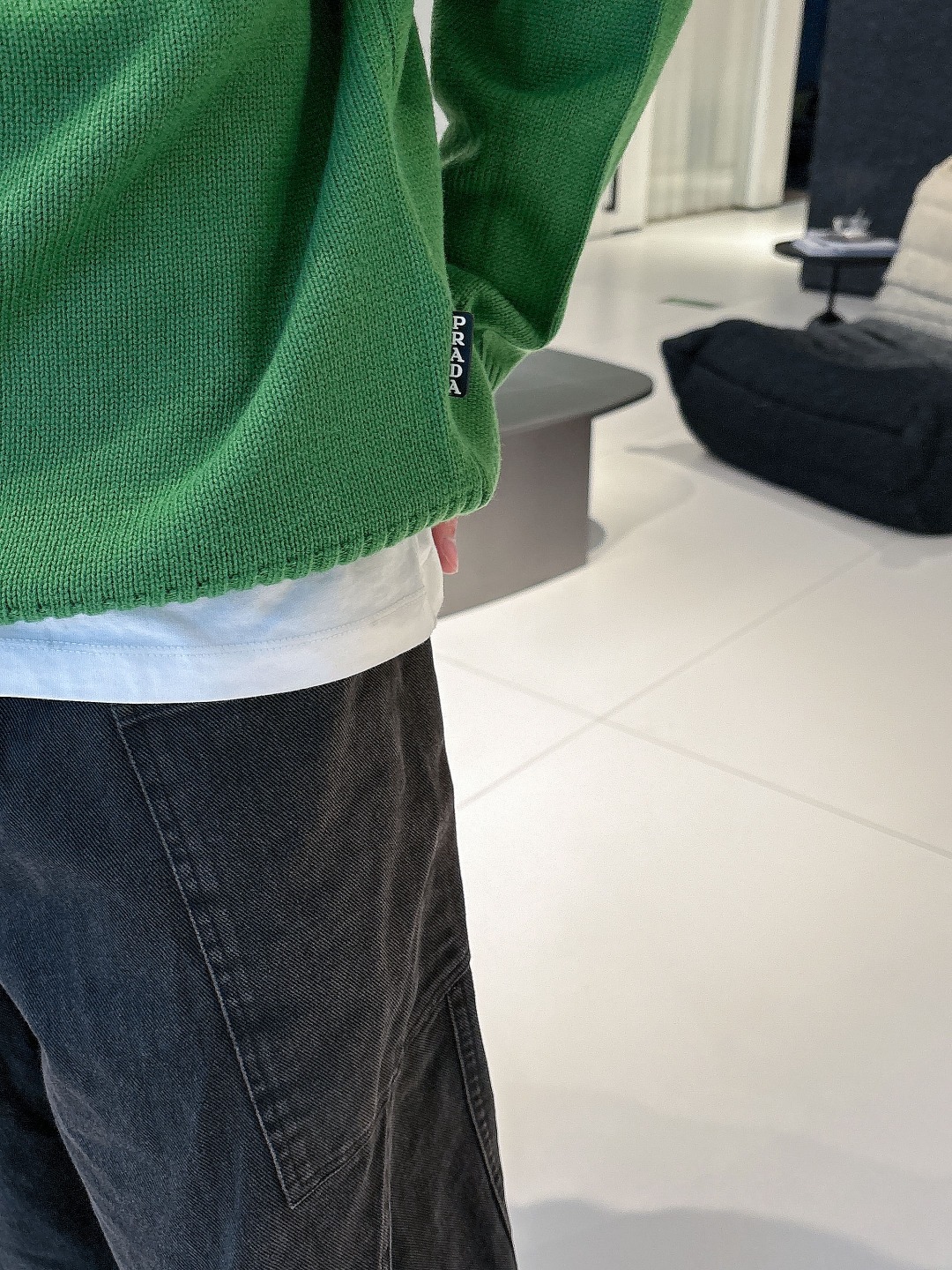 普拉达💥独家专供新品时尚休闲毛衣 进口原版科技面料，柔软舒适，上身舒适透气，亲肤不扎人，独特混搭设计风格