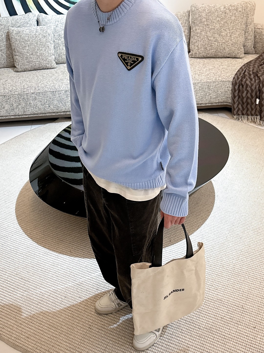 普拉达💥独家专供新品时尚休闲毛衣 进口原版科技面料，柔软舒适，上身舒适透气，亲肤不扎人，独特混搭设计风格