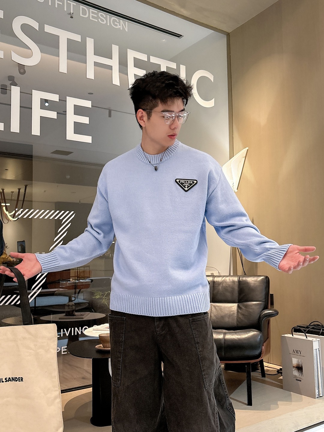 普拉达💥独家专供新品时尚休闲毛衣 进口原版科技面料，柔软舒适，上身舒适透气，亲肤不扎人，独特混搭设计风格