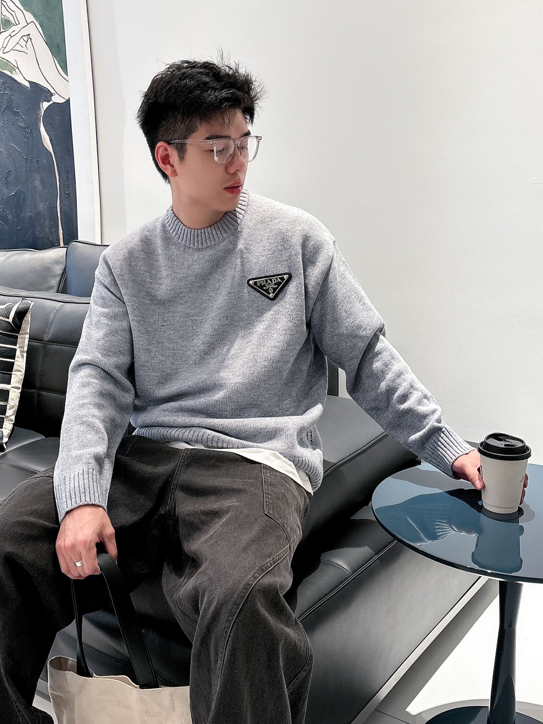 普拉达💥独家专供新品时尚休闲毛衣 进口原版科技面料，柔软舒适，上身舒适透气，亲肤不扎人，独特混搭设计风格