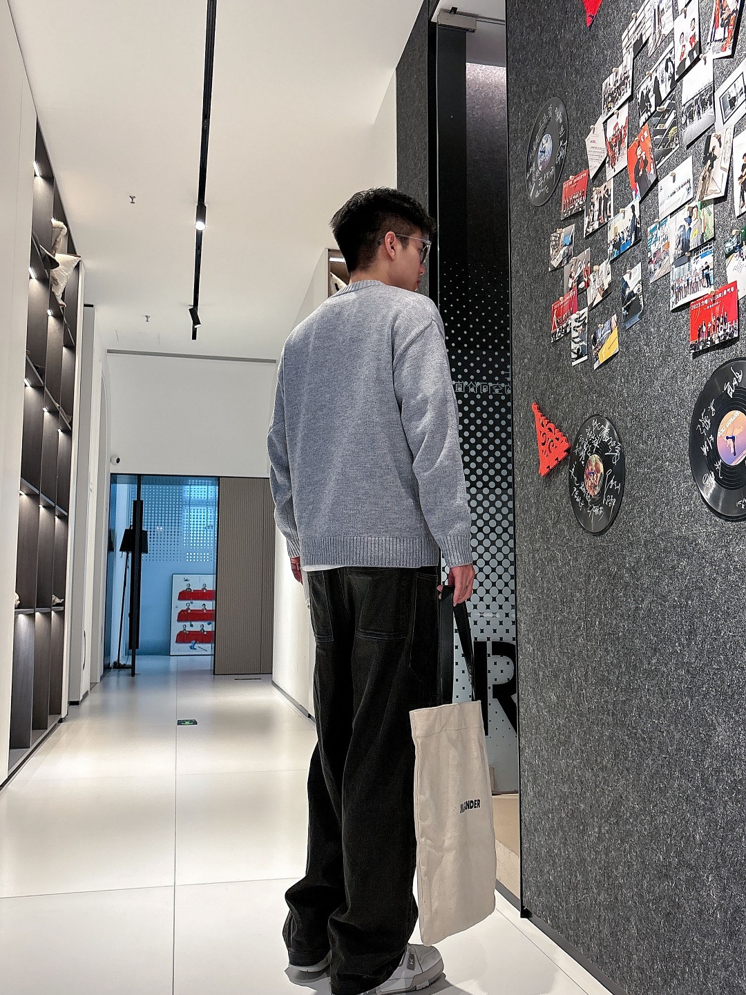 普拉达💥独家专供新品时尚休闲毛衣 进口原版科技面料，柔软舒适，上身舒适透气，亲肤不扎人，独特混搭设计风格