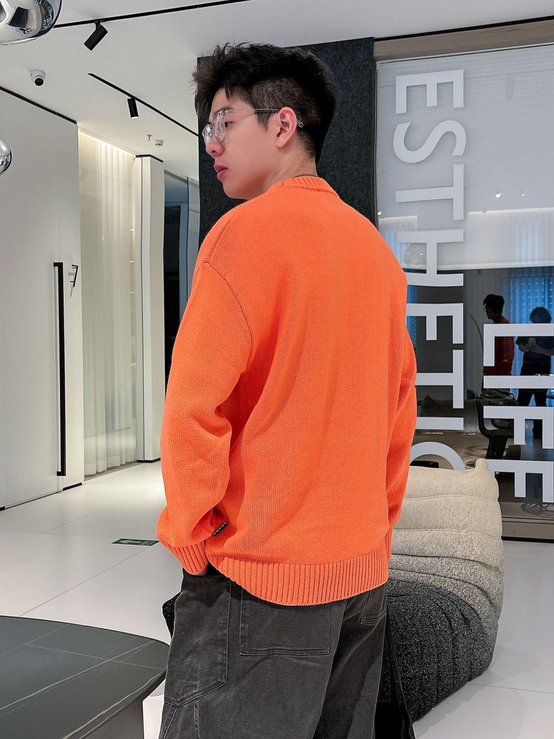 普拉达💥独家专供新品时尚休闲毛衣 进口原版科技面料，柔软舒适，上身舒适透气，亲肤不扎人，独特混搭设计风格