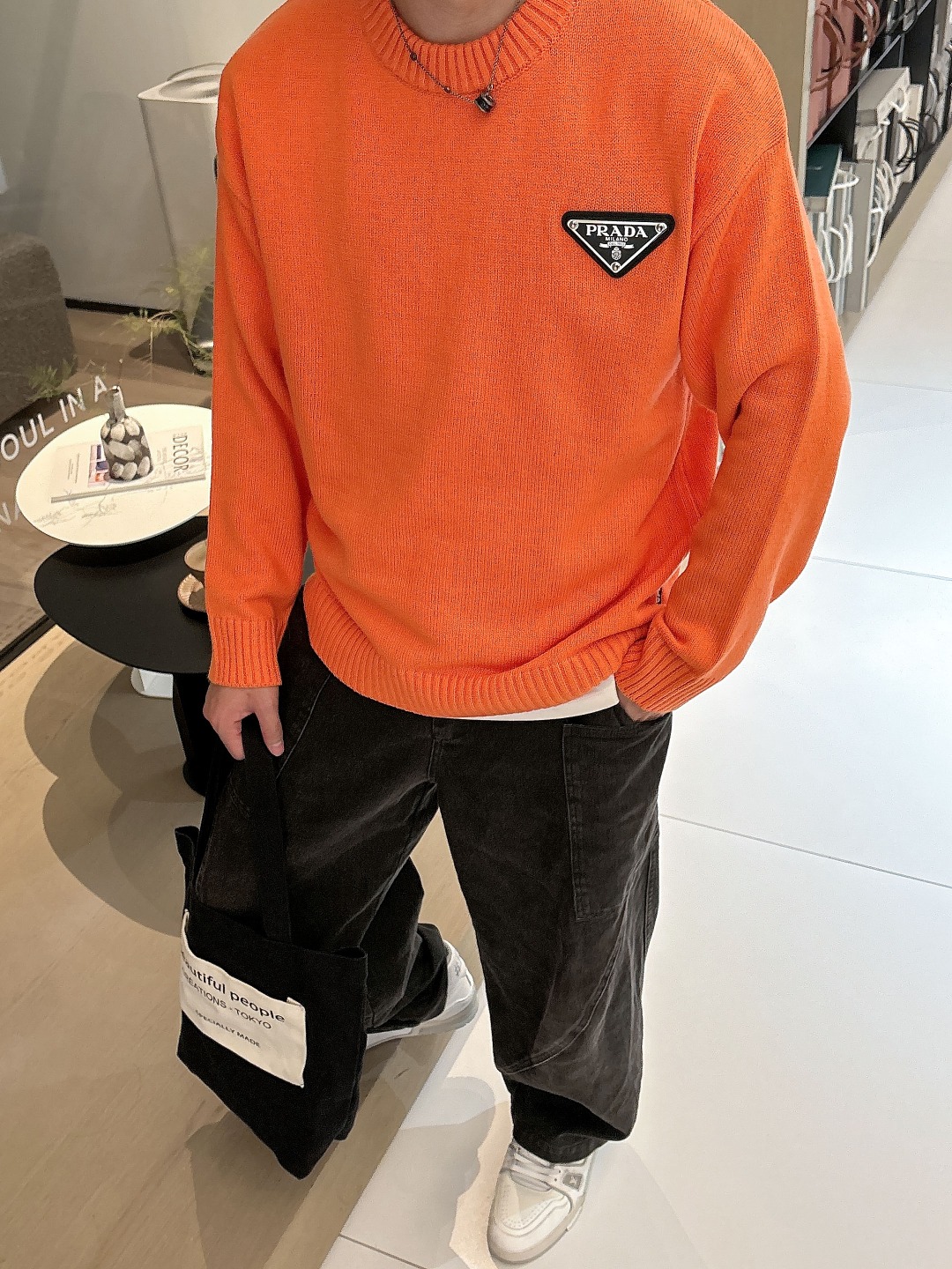 普拉达💥独家专供新品时尚休闲毛衣 进口原版科技面料，柔软舒适，上身舒适透气，亲肤不扎人，独特混搭设计风格