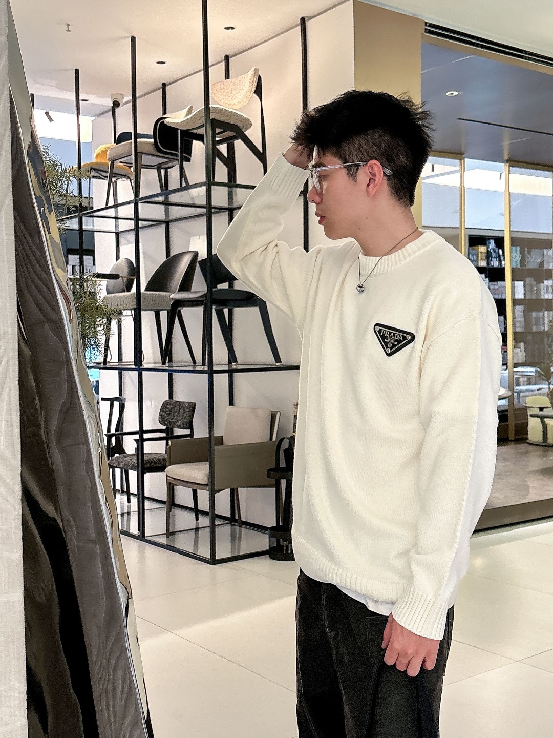 普拉达💥独家专供新品时尚休闲毛衣 进口原版科技面料，柔软舒适，上身舒适透气，亲肤不扎人，独特混搭设计风格