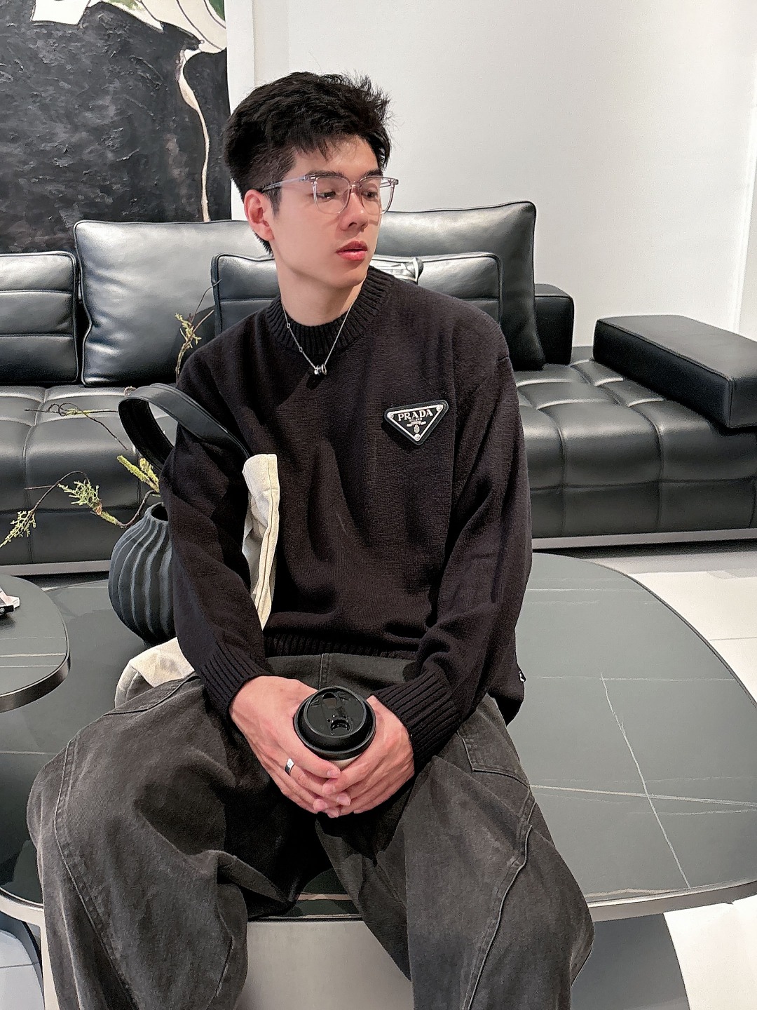 普拉达💥独家专供新品时尚休闲毛衣 进口原版科技面料，柔软舒适，上身舒适透气，亲肤不扎人，独特混搭设计风格