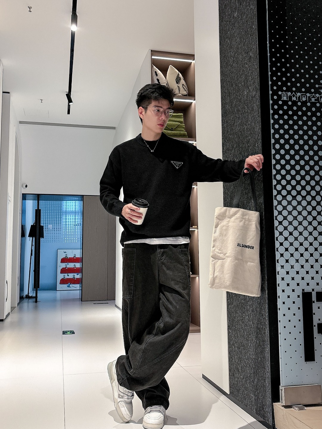 普拉达💥独家专供新品时尚休闲毛衣 进口原版科技面料，柔软舒适，上身舒适透气，亲肤不扎人，独特混搭设计风格