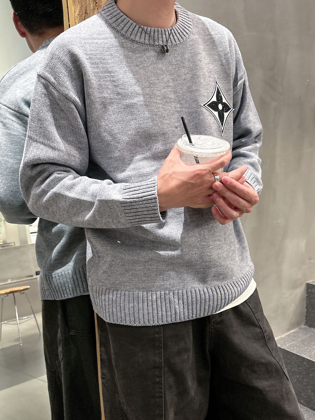 Lv💥独家专供新品时尚休闲毛衣 进口原版科技面料，柔软舒适，上身舒适透气，亲肤不扎人，独特混搭设计风格，