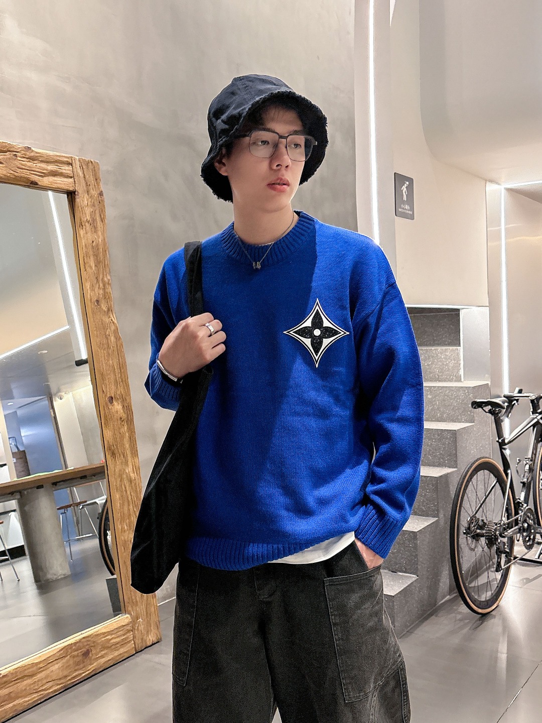 Lv💥独家专供新品时尚休闲毛衣 进口原版科技面料，柔软舒适，上身舒适透气，亲肤不扎人，独特混搭设计风格，