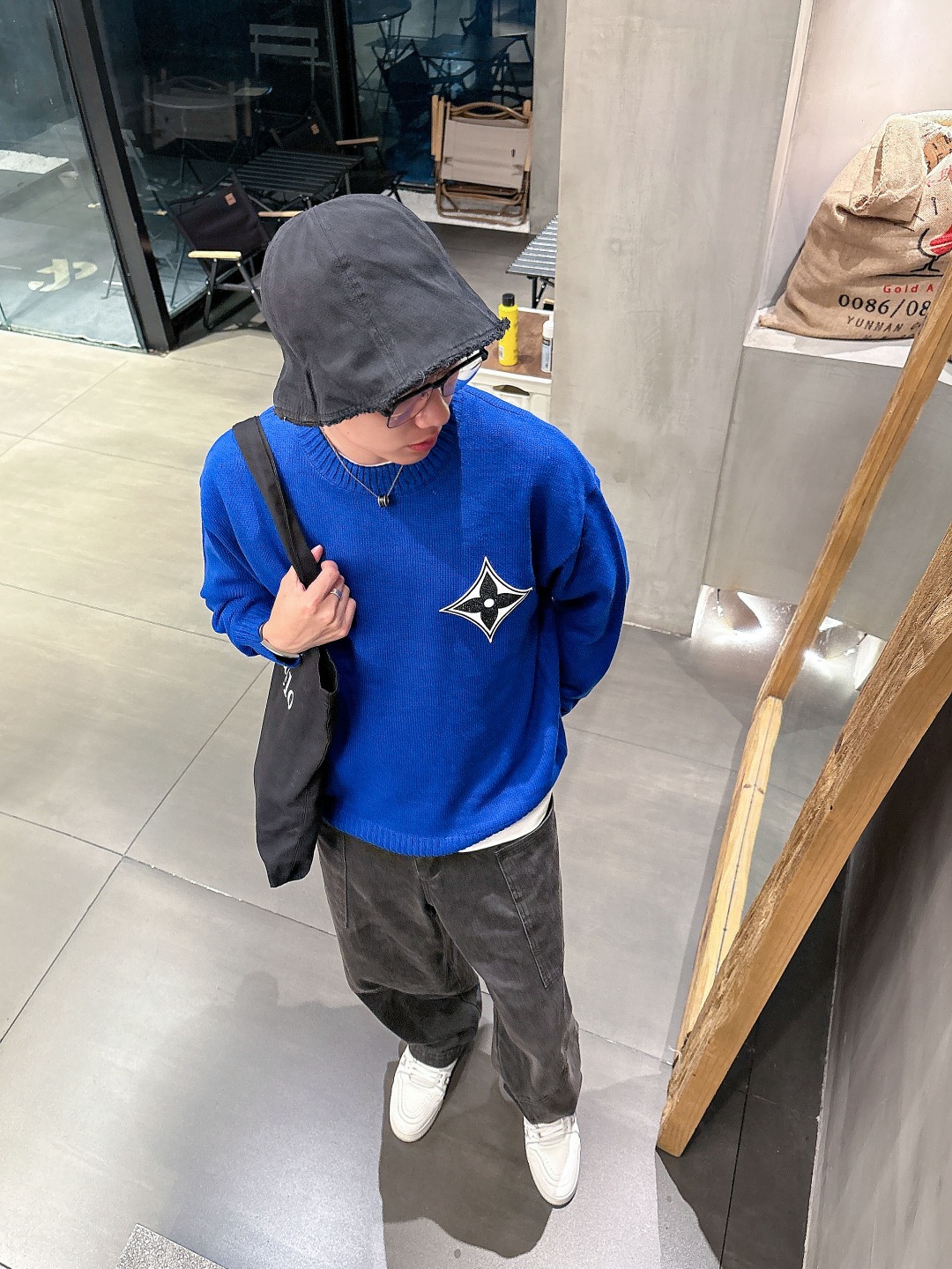 Lv💥独家专供新品时尚休闲毛衣 进口原版科技面料，柔软舒适，上身舒适透气，亲肤不扎人，独特混搭设计风格，