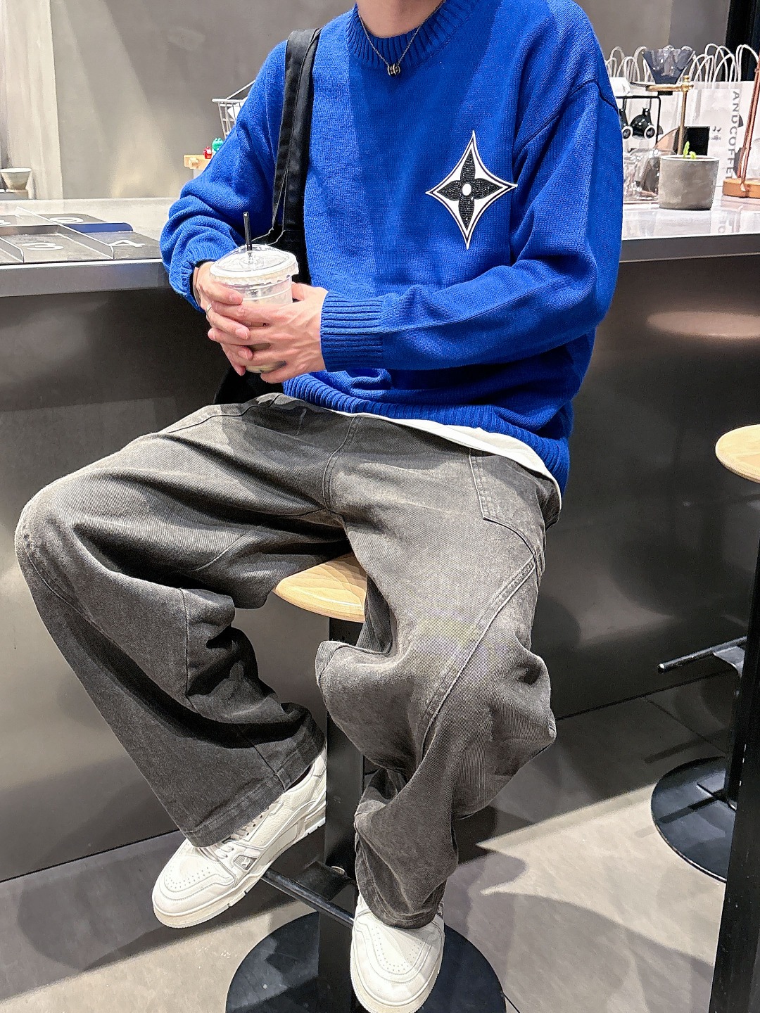 Lv💥独家专供新品时尚休闲毛衣 进口原版科技面料，柔软舒适，上身舒适透气，亲肤不扎人，独特混搭设计风格，