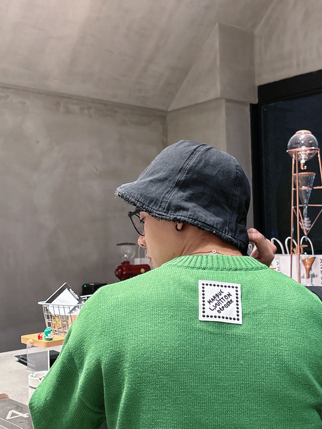 Lv💥独家专供新品时尚休闲毛衣 进口原版科技面料，柔软舒适，上身舒适透气，亲肤不扎人，独特混搭设计风格，