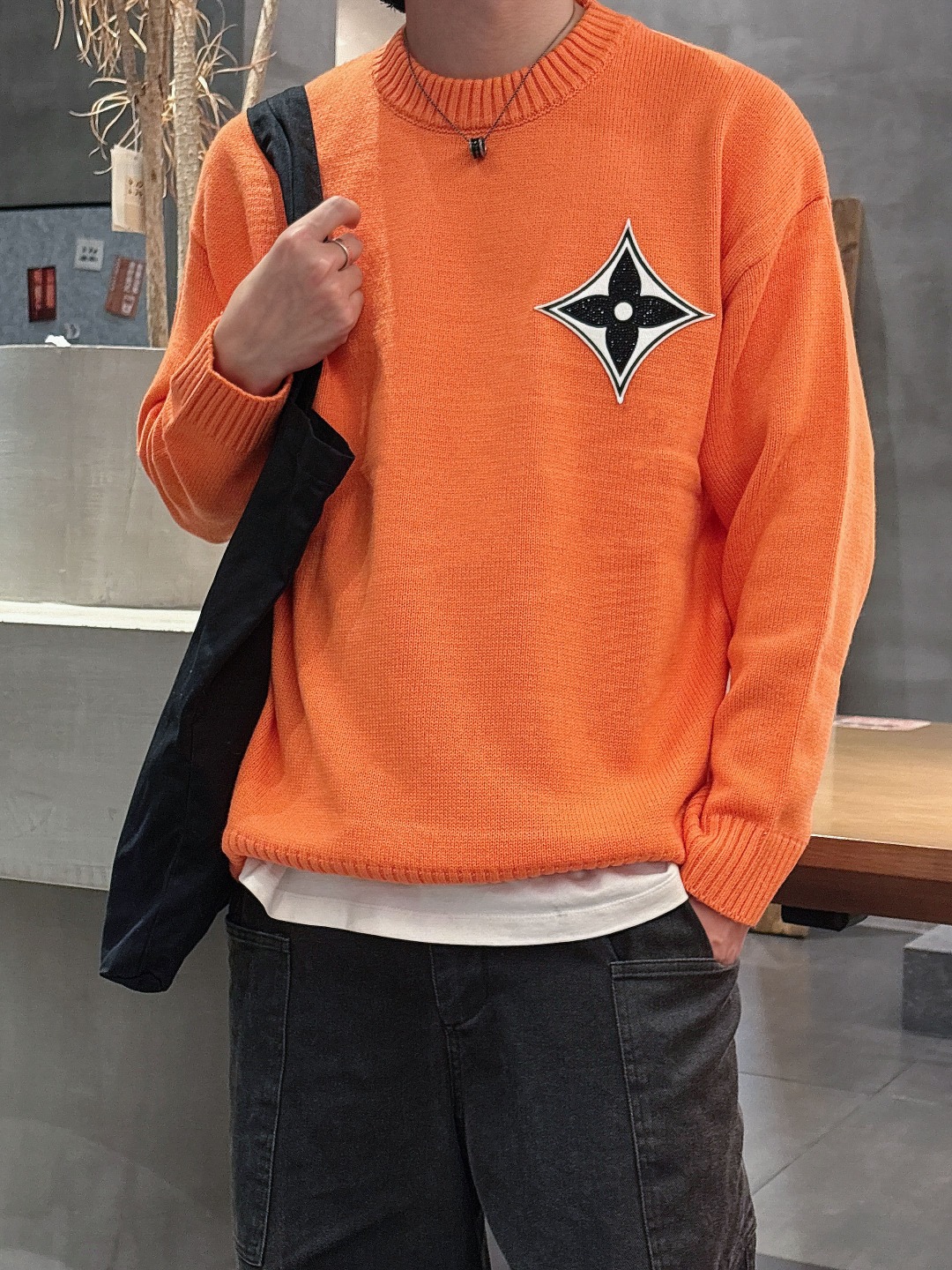 Lv💥独家专供新品时尚休闲毛衣 进口原版科技面料，柔软舒适，上身舒适透气，亲肤不扎人，独特混搭设计风格，